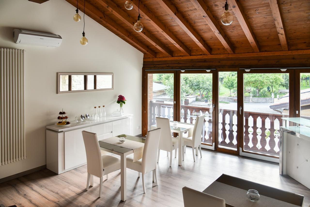 La Terrazza Sulle Vigne B&B 코르테프랑카 외부 사진
